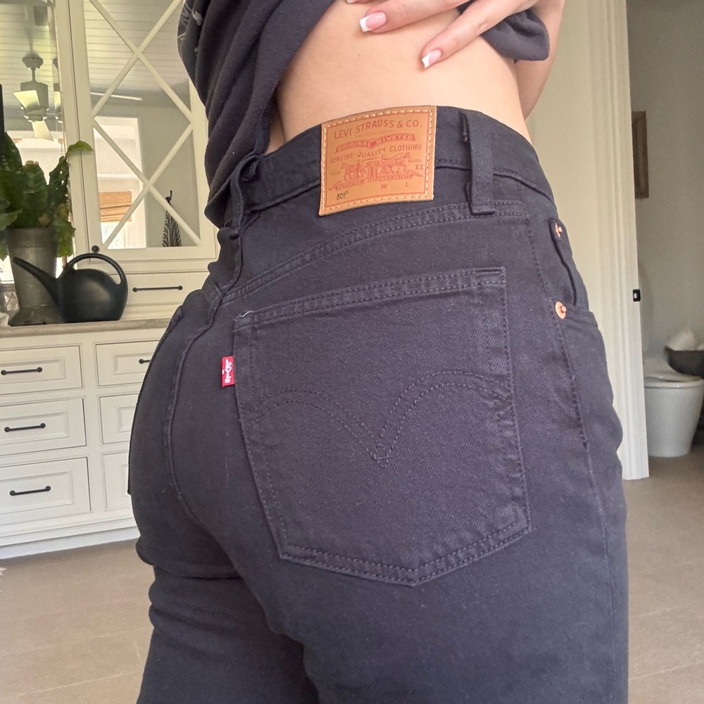 Levi's High-Rise Black Women's Jeans